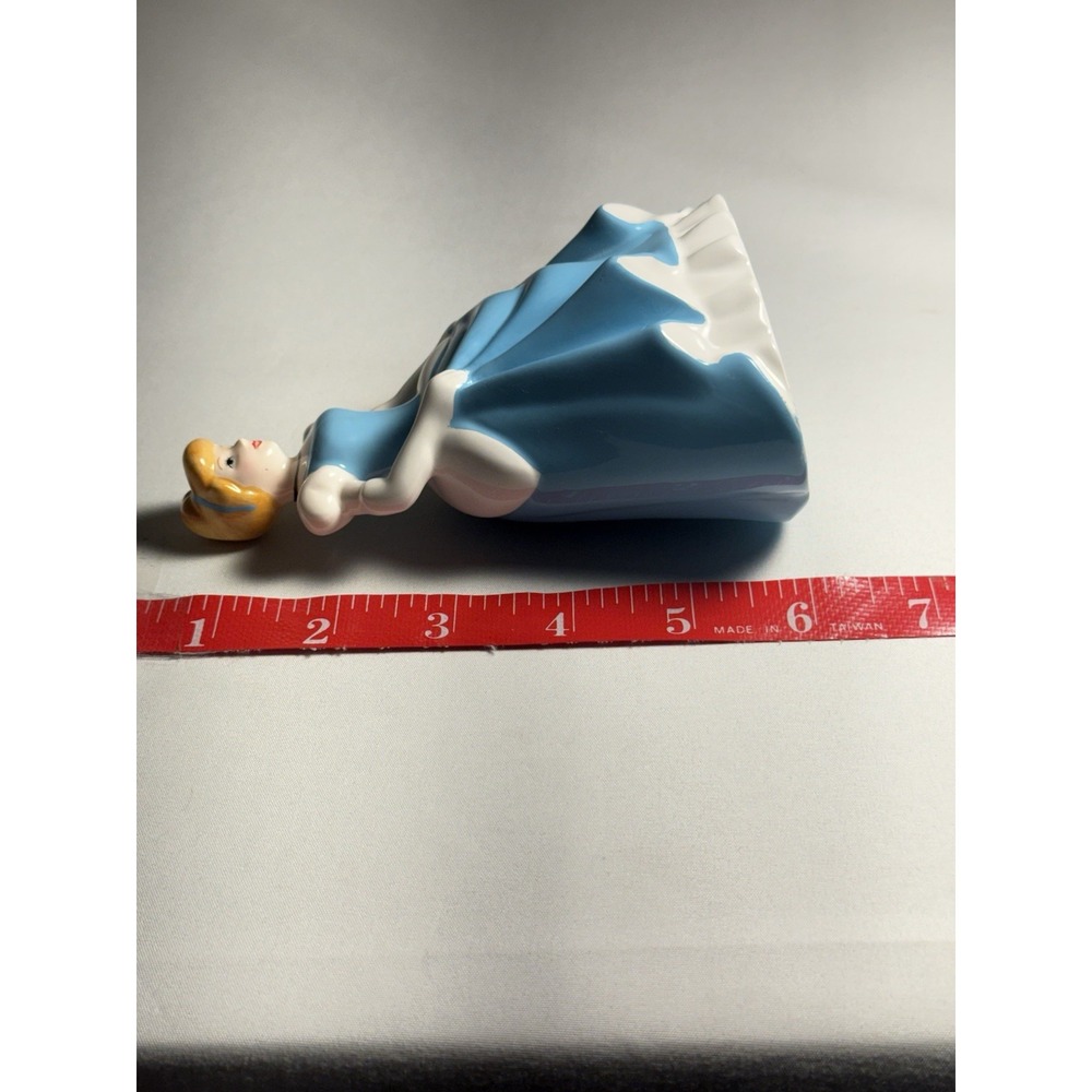 Vintage Walt Disney Productions Japan Cinderella Ceramic Porcelain Figurine 5.5" - Picture 8 of 8